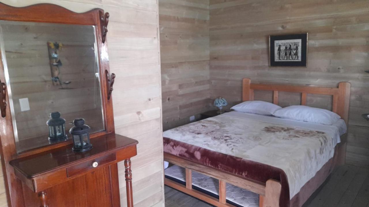 Bed and breakfast Moon Night Hostel-santa Elena Pantanillo *